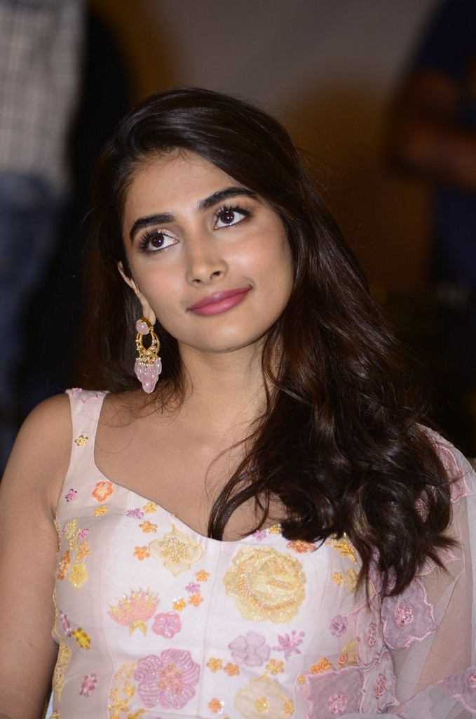 Actress Pooja Hegde Pictures